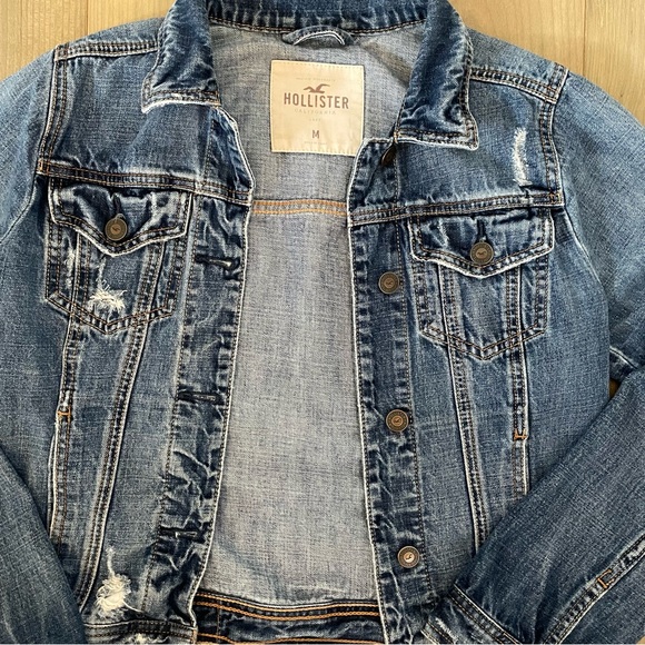 Hoillster Distressed Jean Jacket - Picture 3 of 6